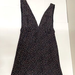 Med Short Deep V-Neck Dress FOREVER 21